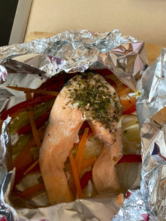 Una foto de Salmón al papillote