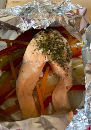 Una foto de Salmón al papillote