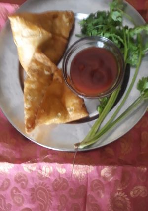 चटपटा समोसा (chatpata samosa recipe in Hindi) रेसिपी मुख्य फोटो