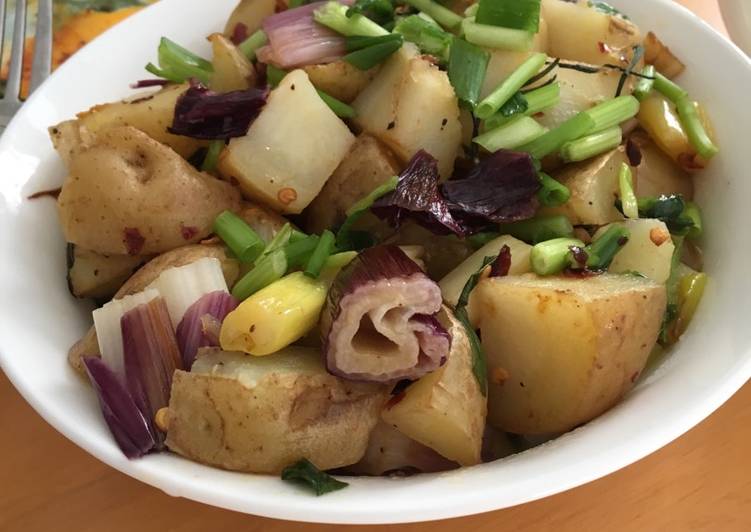 Steps to Prepare Speedy Potato and leeks stir fry