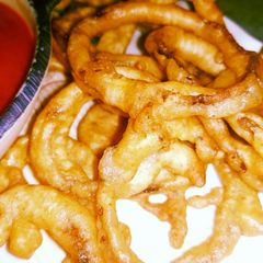 A picture of Onion ring fritters.