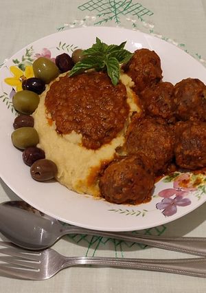 Φωτογραφία της συνταγής Φάβα με κεφτεδάκια σε σάλτσα ντομάτας