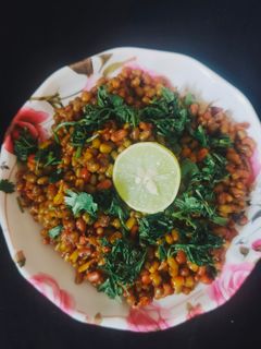 મસાલા મગ (Masala Moong Recipe In Gujarati) રેસીપી મુખ્ય ફોટો