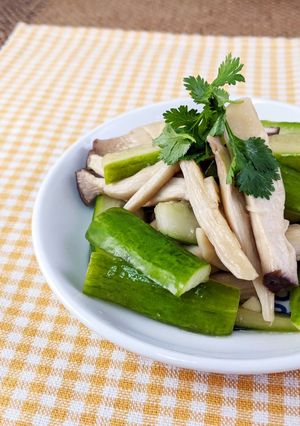 涼拌手撕杏鮑菇 的食譜成品照片