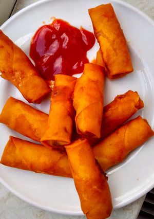 A picture of Vegetable Spring rolls.