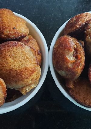 केळ्याचे अप्पम/ऊन्नियप्पम (keli appam recipe in marathi) रेसिपी चे मुख्य फोटो 