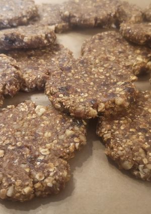 Sütés nélküli zabpelyhes-diós csemege recept fotója