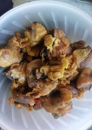 Hình của món Gà rang gừng.