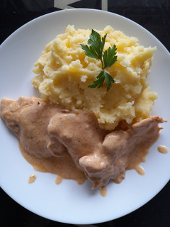 Tejszínes csirkemell recept fotója