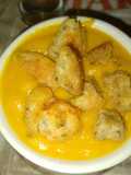 Sopa vegana de zapallo con croutons