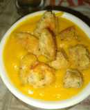 Sopa vegana de zapallo con croutons