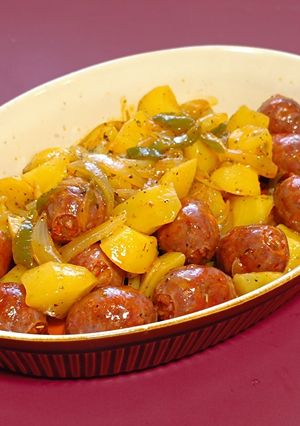 Una foto de Sartén de patatas con choricitos picantes al jerez