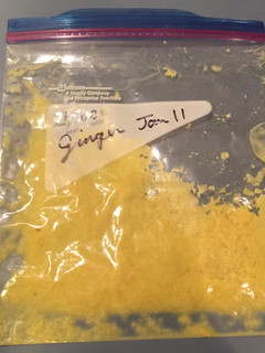 A picture of How to store freshly grated ginger おろし生姜の保存方法.