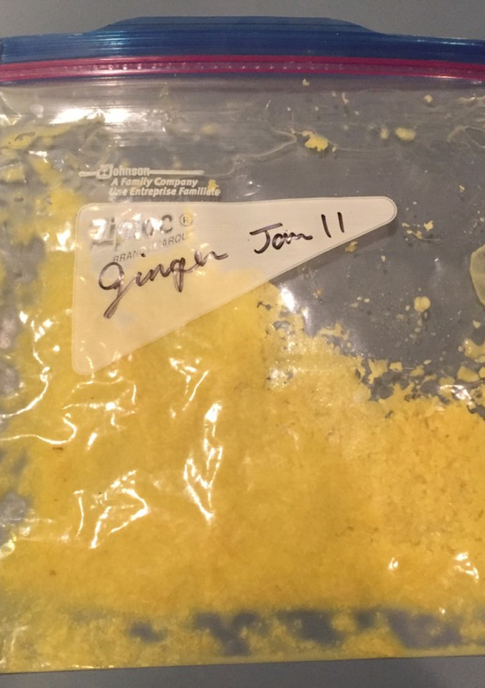 A picture of How to store freshly grated ginger おろし生姜の保存方法.