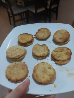 Una foto de Alfajores keto