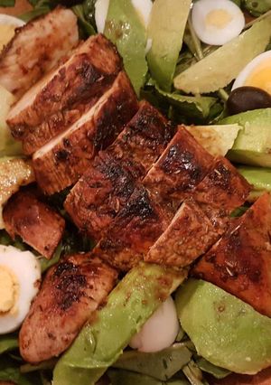 A picture of Grilled chicken breast in balsamic vinegar.