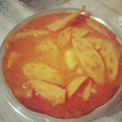 A picture of Aloo bhey.
