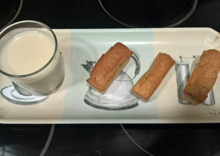 Horchata y magdalenas de chufa sin lactosa