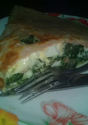 Una foto de Tarta de acelga, huevos, queso y paleta o jamón