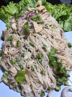 รูปของ ยำขนมจีนปลาทู หมูยอ