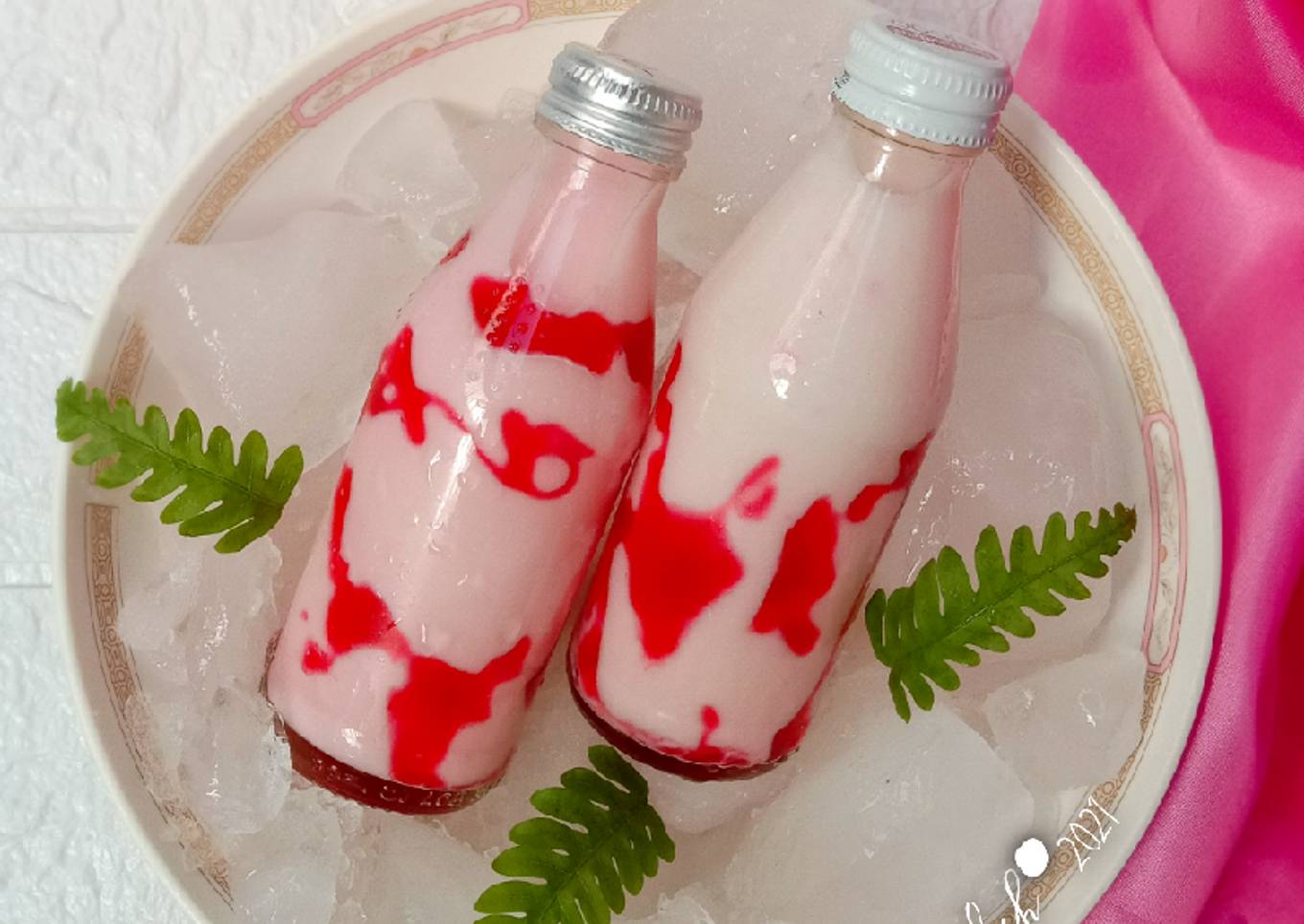 Minuman Susu Stroberi ala Korea KW (Hanya Dua Bahan)