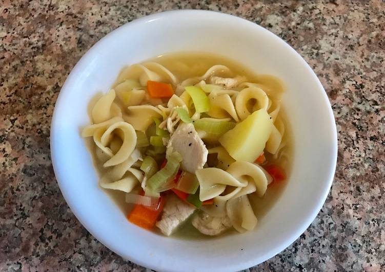 Easiest Way to Prepare Super Quick Homemade Egg noodle/Chicken Soup (Cleaning out the fridge)