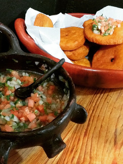 Una foto de Sopaipillas con polvo de hornear y pebre