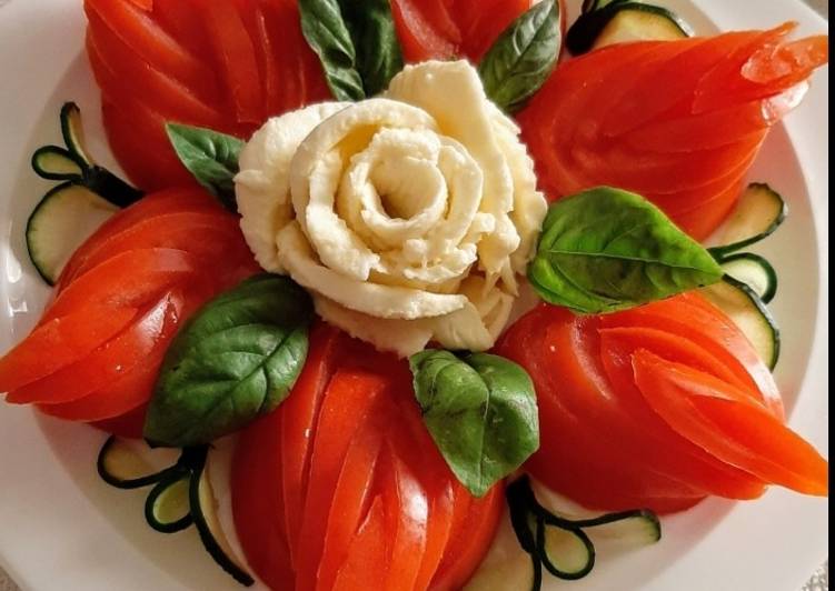 Italia In Un Piatto.Ricetta La Mia Caprese L Italia In Un Piatto Di Maria Pisana Pelliccioni Cookpad