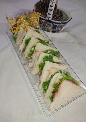 A picture of Chicken Pie Cold Sandwich 🥪🥪.
