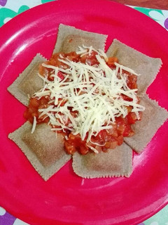 Una foto de Raviolones integrales de Ricota, queso y nuez. (Masa sin huevo)