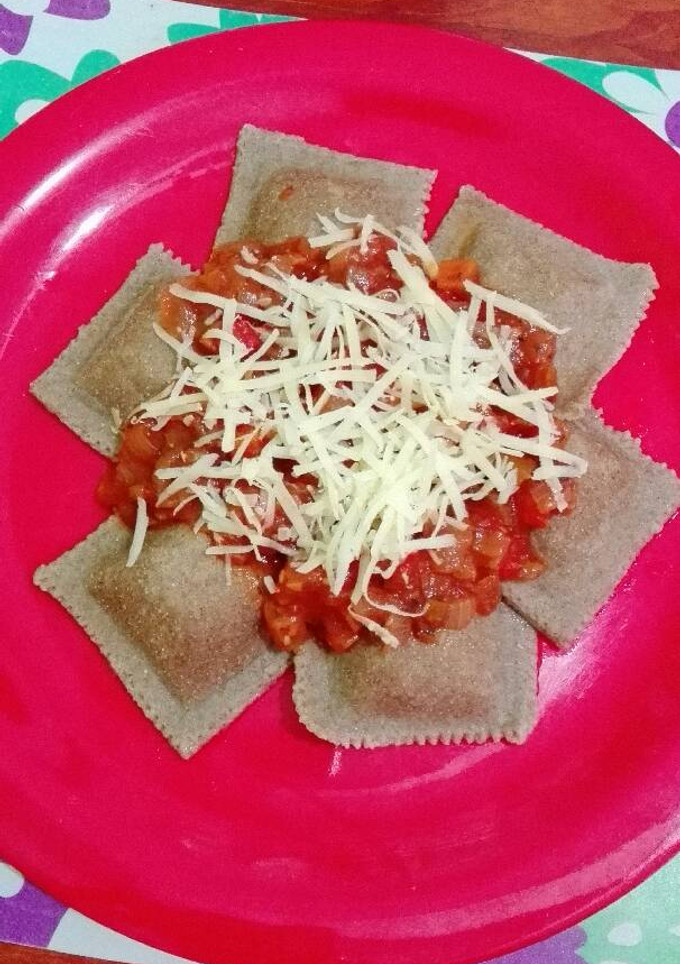 Una foto de Raviolones integrales de Ricota, queso y nuez. (Masa sin huevo)