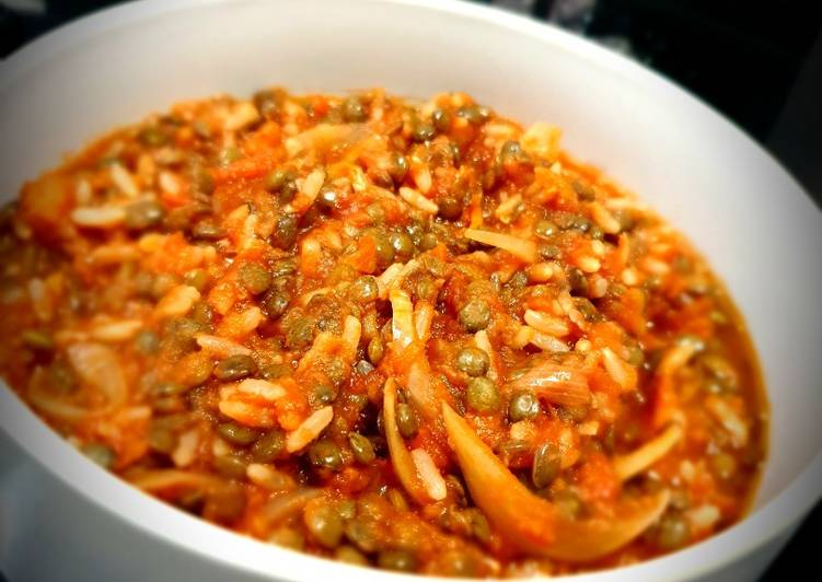 La Meilleur Recette De Dhal de lentilles vertes, riz complet et tomates