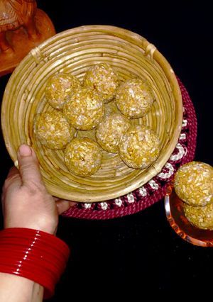 চিড়ার মোয়া রেসিপির প্রধান ছবি
