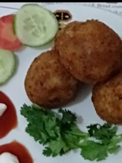 A picture of Chicken cheese balls.