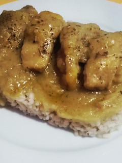 Una foto de Pollo en salsa