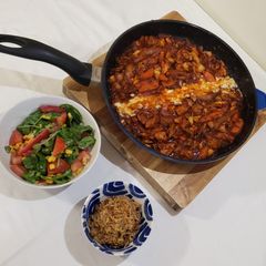 A picture of Dakgalbi (Korean spicy chicken).