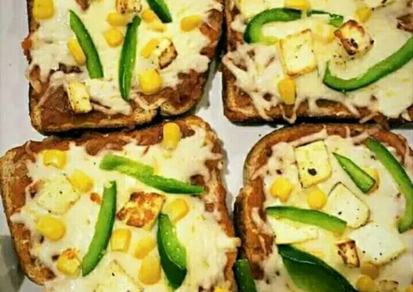 Paneer cheese pizza
