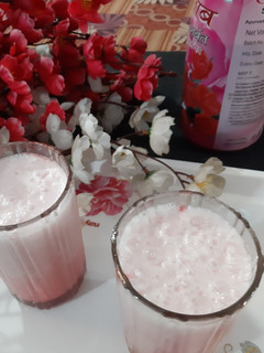 A picture of रोज़ लस्सी(rose lassi recipe in hindi).