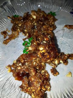 A picture of Fried Almond Dates.