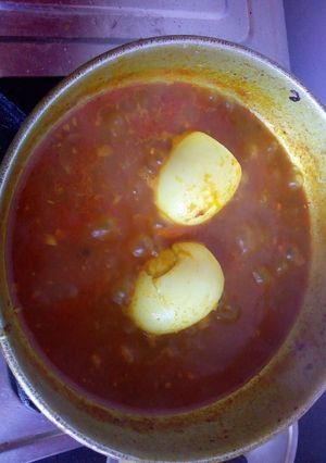 A picture of Egg curry.