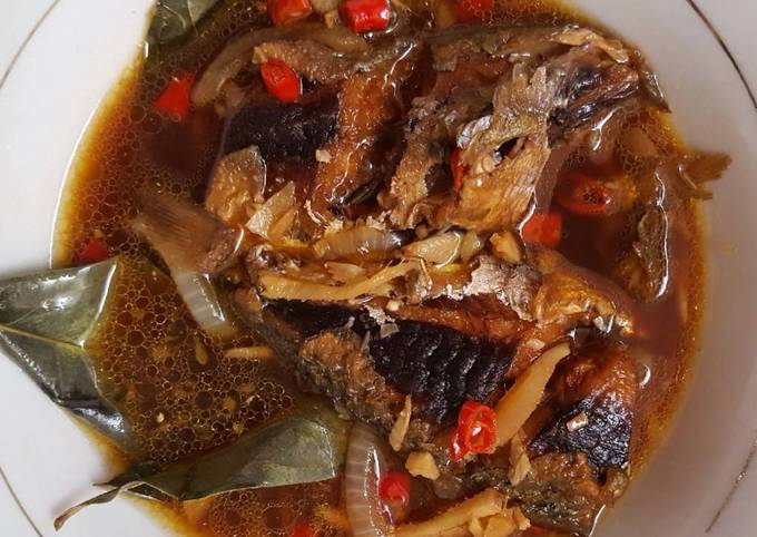 Resep Ikan kembung masak kecap oleh Tammy's Kitchen Cookpad