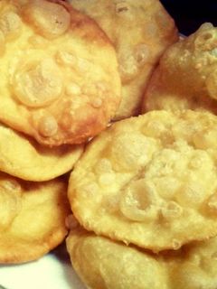 ফুলকো লুচি (fulko luchi recipe in Bengali) রেসিপির প্রধান ছবি