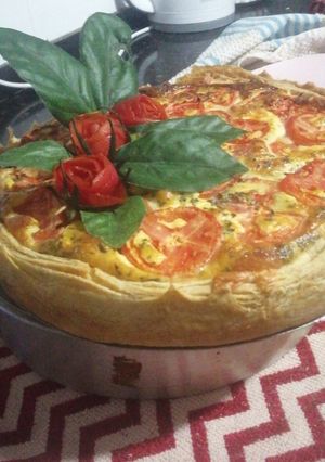 Una foto de Tarta de tomate jamón queso