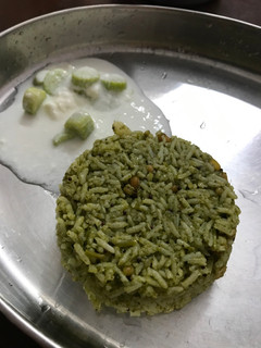 புதினா சாதம் (Puthina saatham Recipe in Tamil) செய்முறை முக்கிய புகைப்படம்