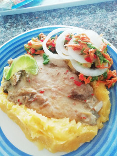 Una foto de Filete de Tilapia con vino y mayostaza 🐟🍷