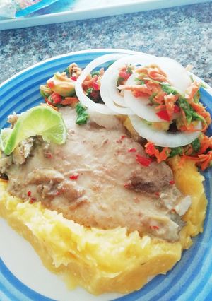 Una foto de Filete de Tilapia con vino y mayostaza 🐟🍷