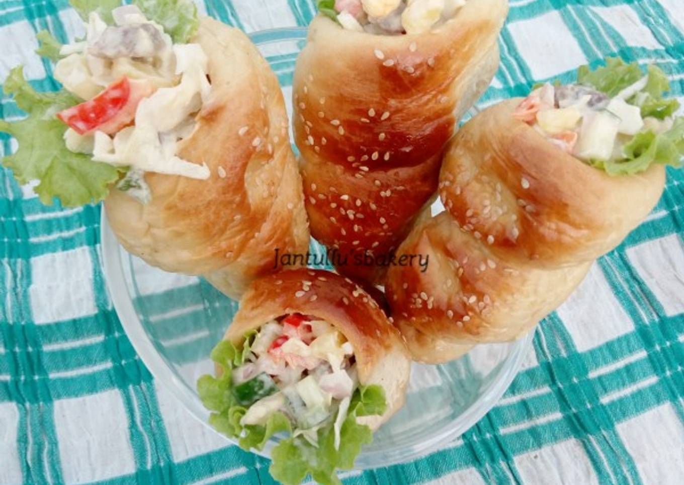 Bread cone (salad)