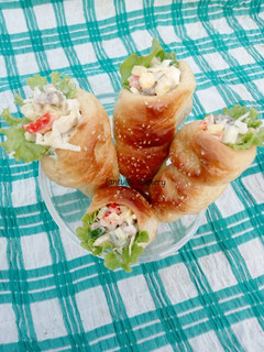 A picture of Bread cone (salad).