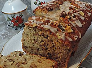 Foto di Banana bread con  yogurt e noci (senza burro)