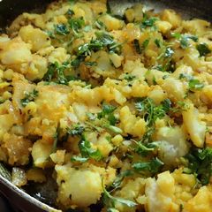 A picture of Aloo dosa bhaji (batata bhaji).